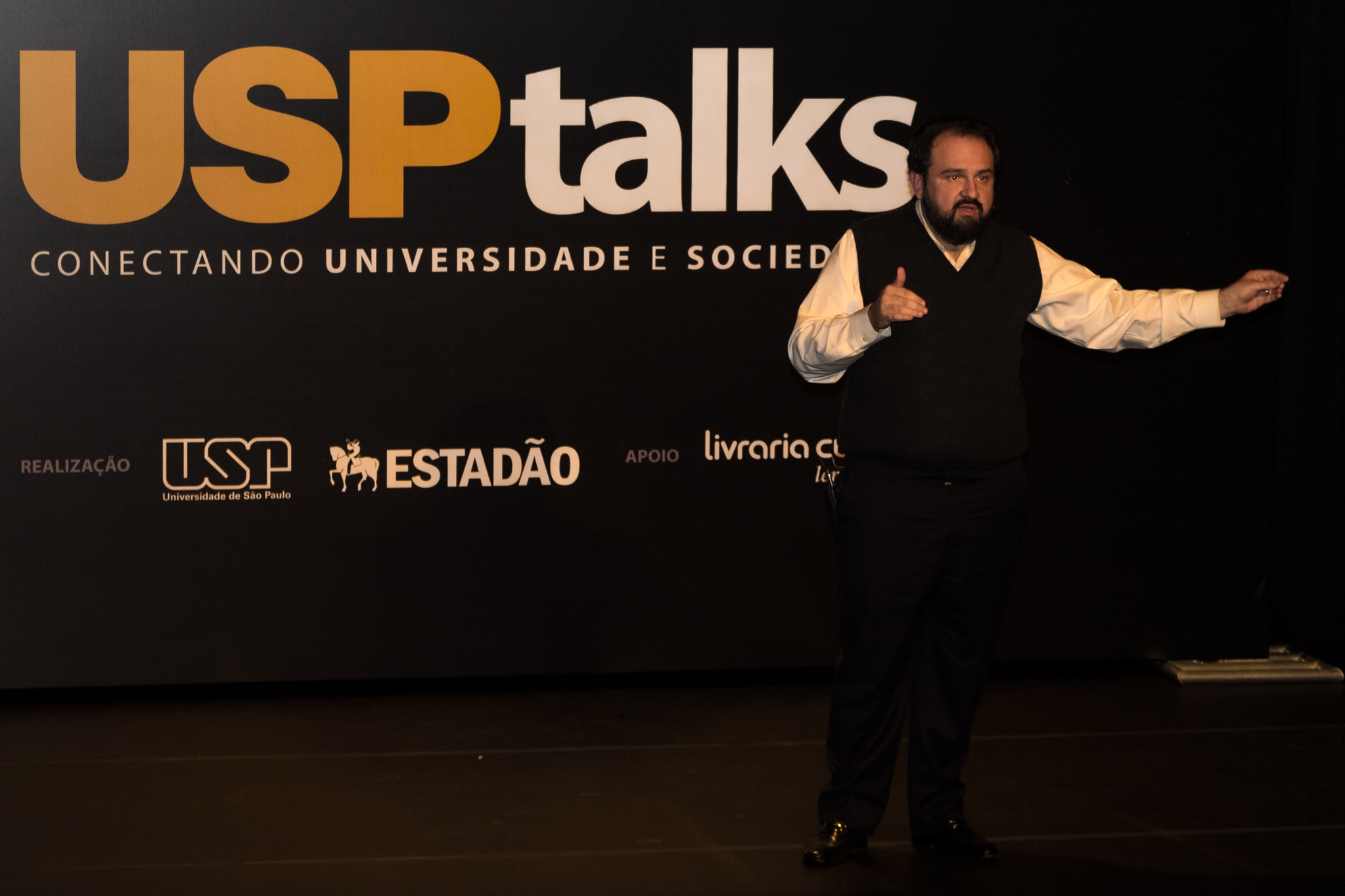 Debate da USP discute mitos e verdades sobre a cura do câncer